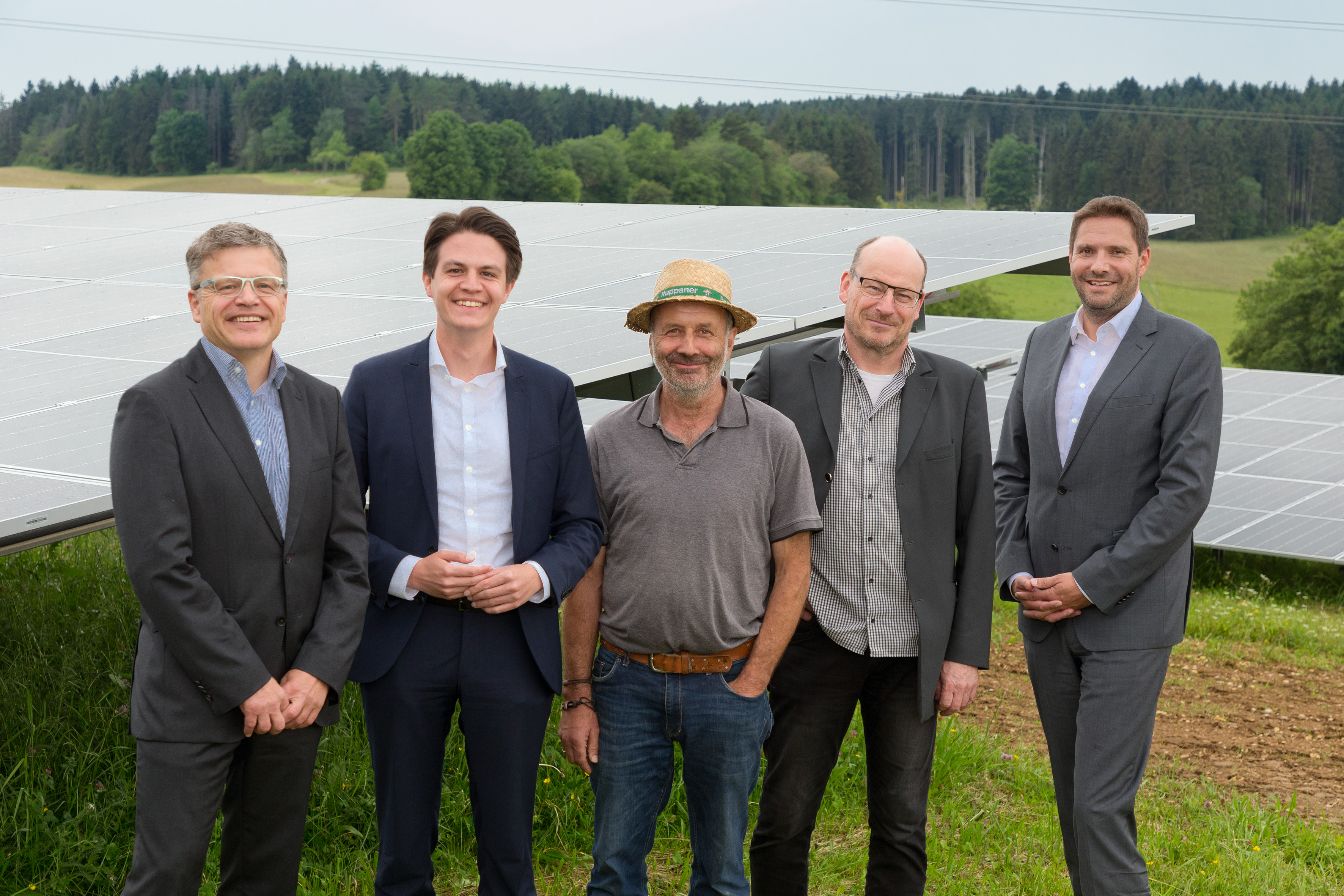 Die neue Freiflächen-Photovoltaikanlage trägt einen wichtigen Teil zur Plusenergie-Gemeinde Tengen hinzu. (c)solarcomplex