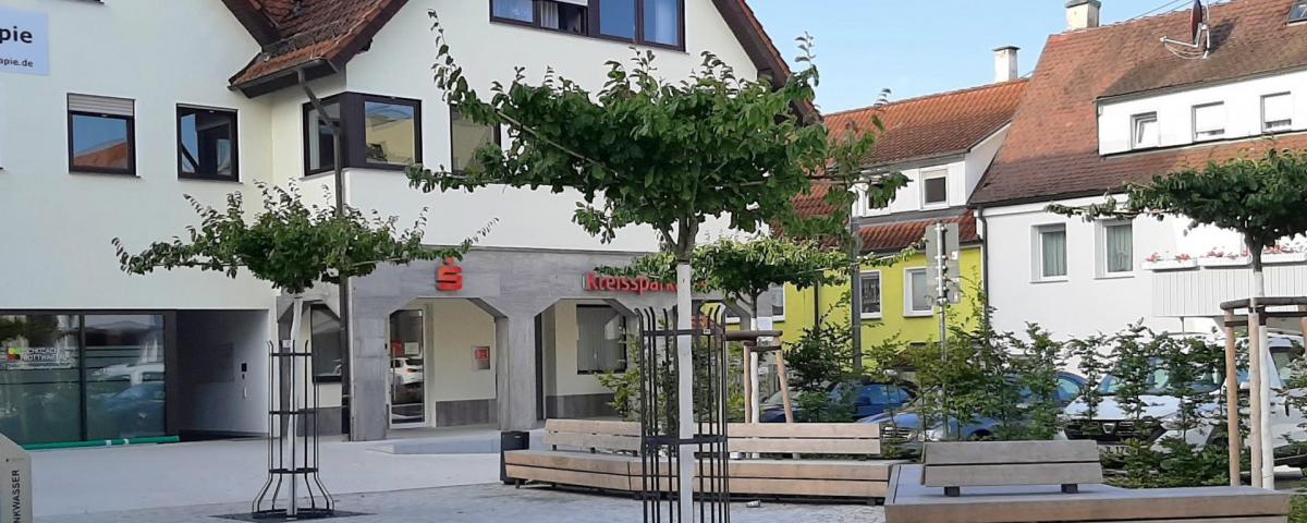 Neu gestalteter Place de Léhon in der Ortsmitte von Abstatt